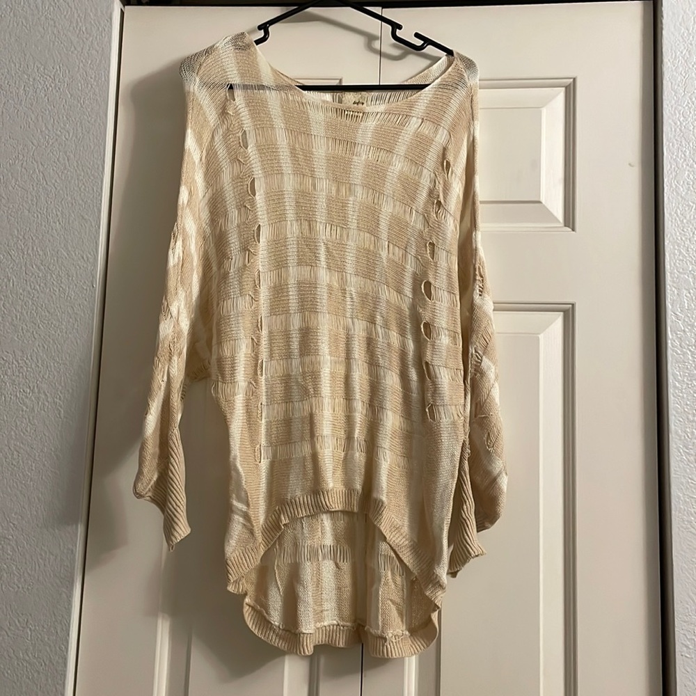 Women’s Daytrip Knit Distressed Tan and White Sweater. Size M/L